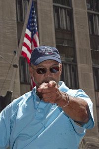 Reggie greets his public in 2008. By Rubenstein (Reggie Jackson) [CC BY 2.0 (http://creativecommons.org/licenses/by/2.0)], via Wikimedia Commons